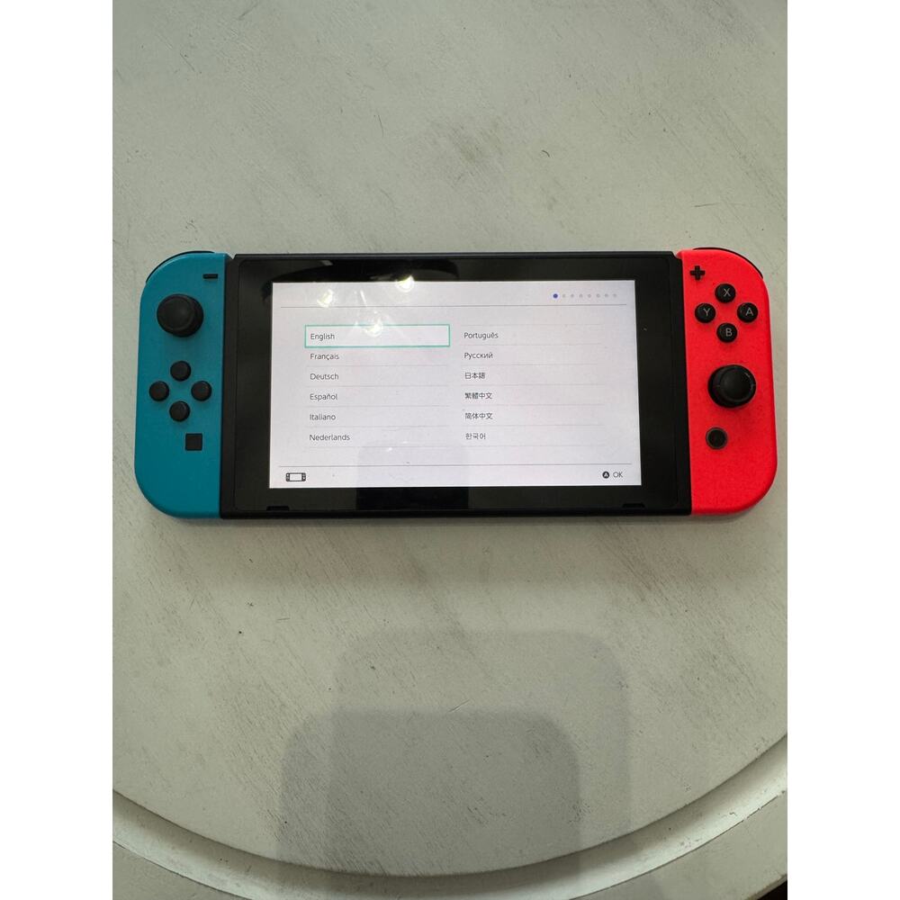 Nintendo Switch 32GB System Console Neon Red & Blue Joy-Cons, Dock Original Box - Picture 2 of 12